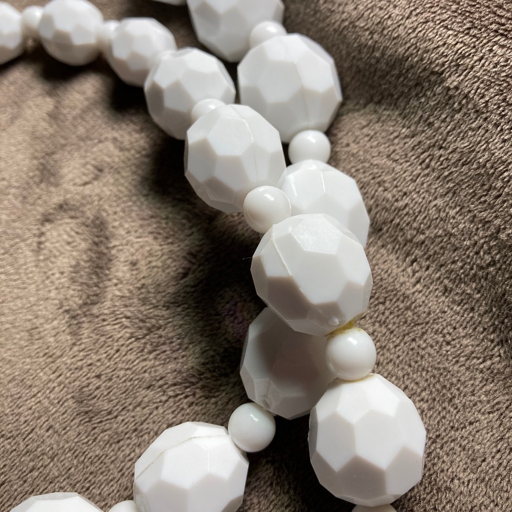 Impressive Club Monaco statement necklace